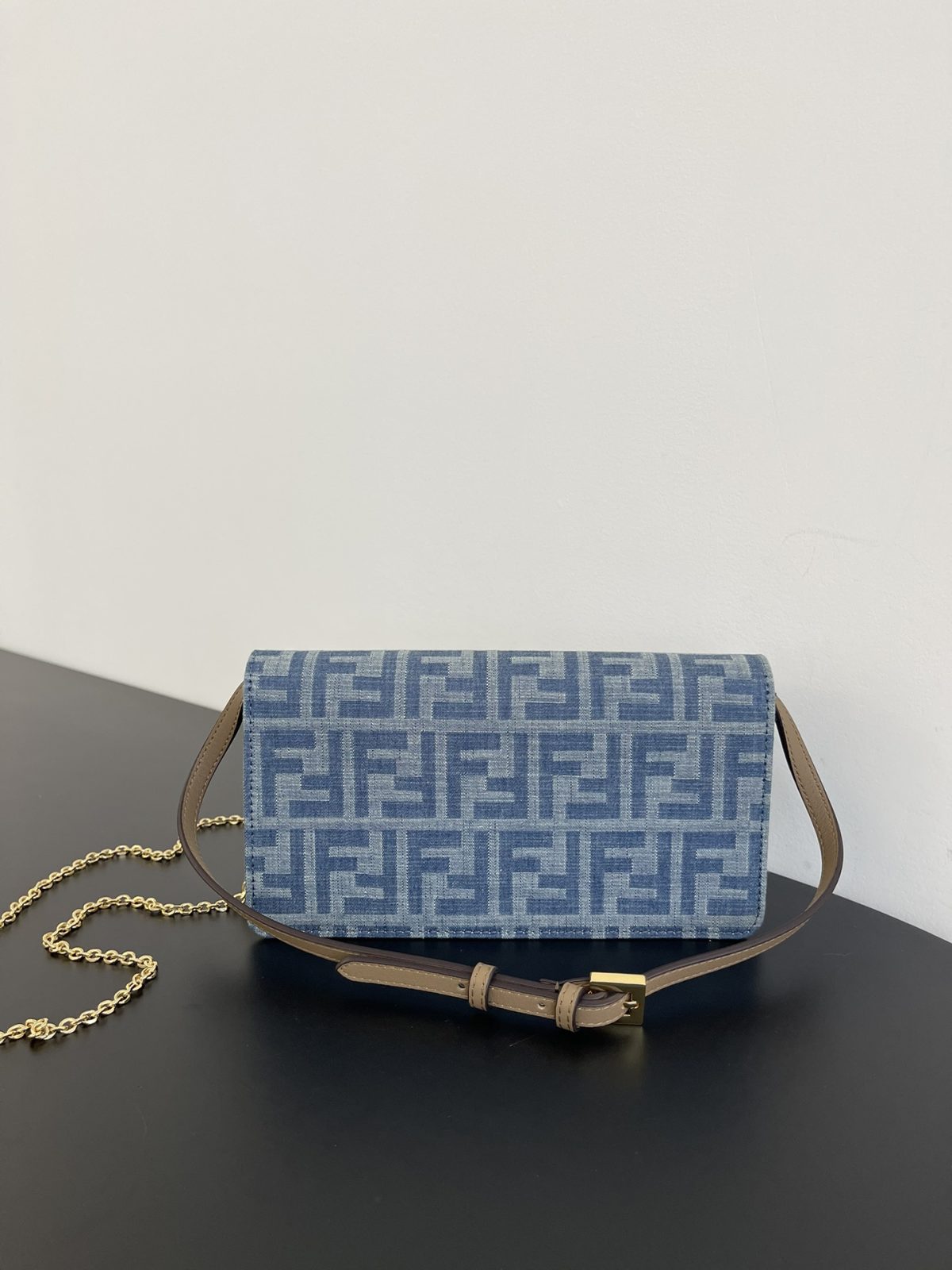 Fendi Chain Hobo Bag - Image 3