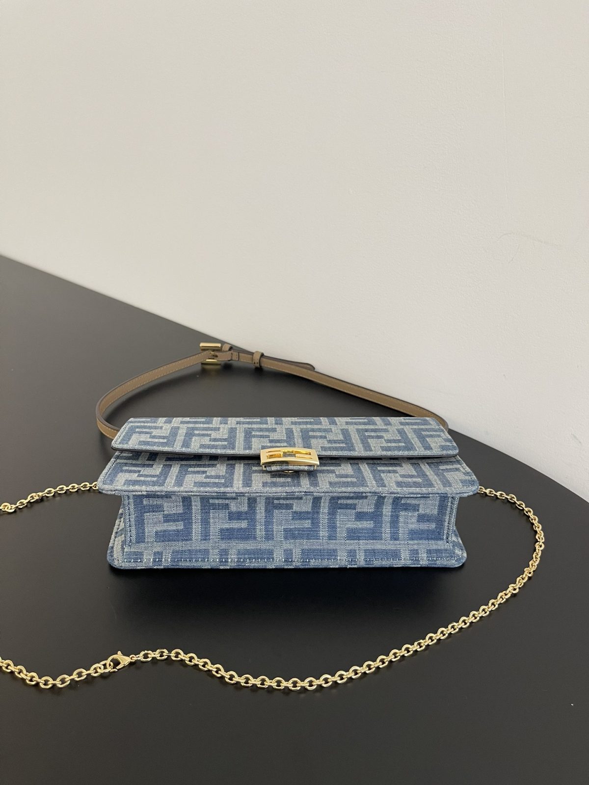 Fendi Chain Hobo Bag - Image 4