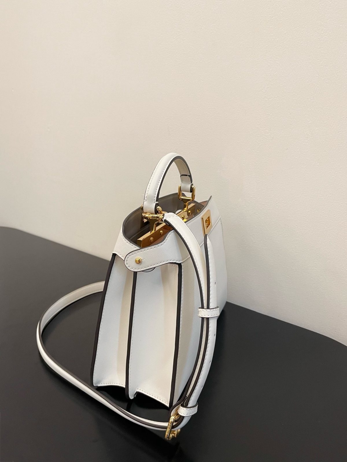 Fendi Peekaboo ISeeU Petite Medium Handbag - Image 2