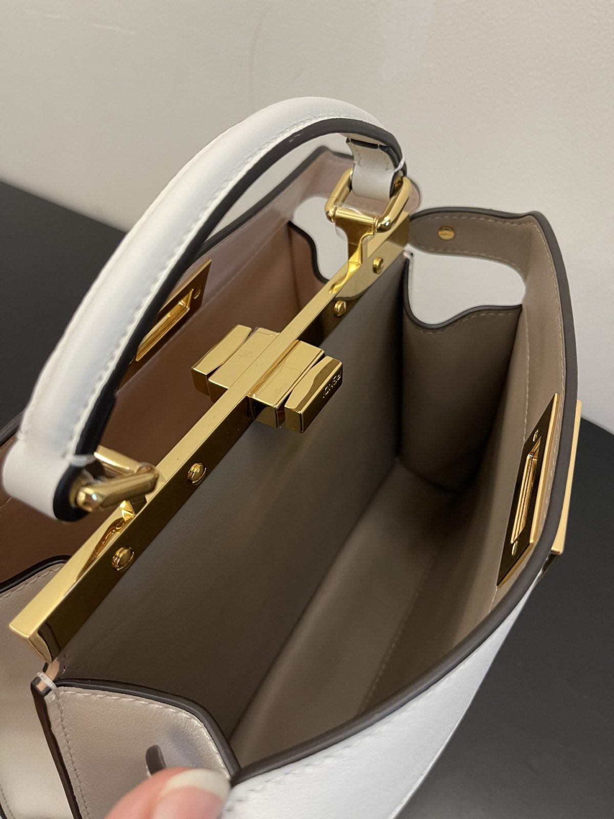 Fendi Peekaboo ISeeU Petite Medium Handbag - Image 6
