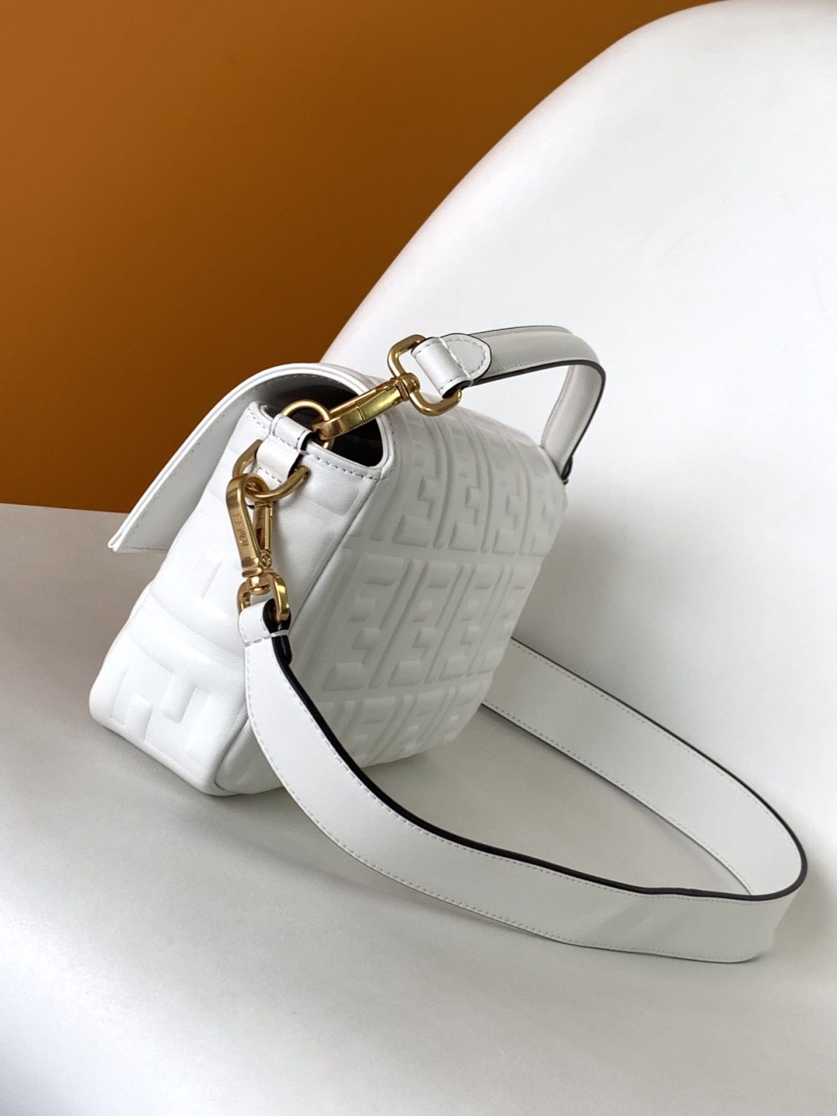 Fendi Baguette Medium Bag - Image 5