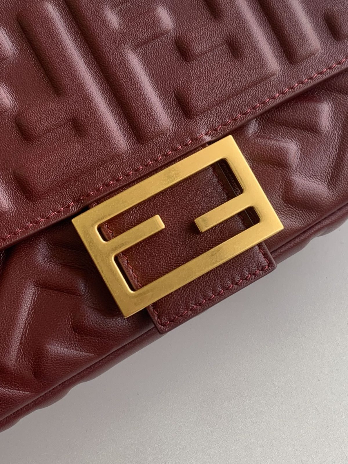 Fendi Baguette Medium Bag - Image 5
