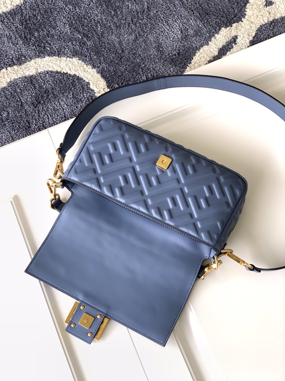 Fendi Baguette Medium Bag - Image 6