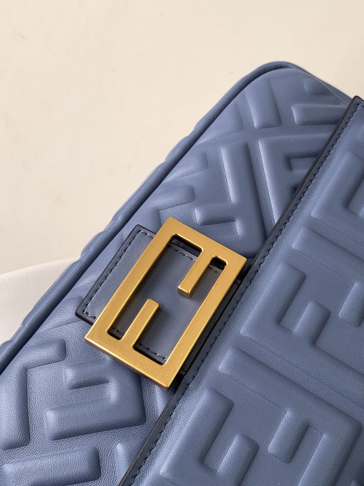 Fendi Baguette Medium Bag - Image 7