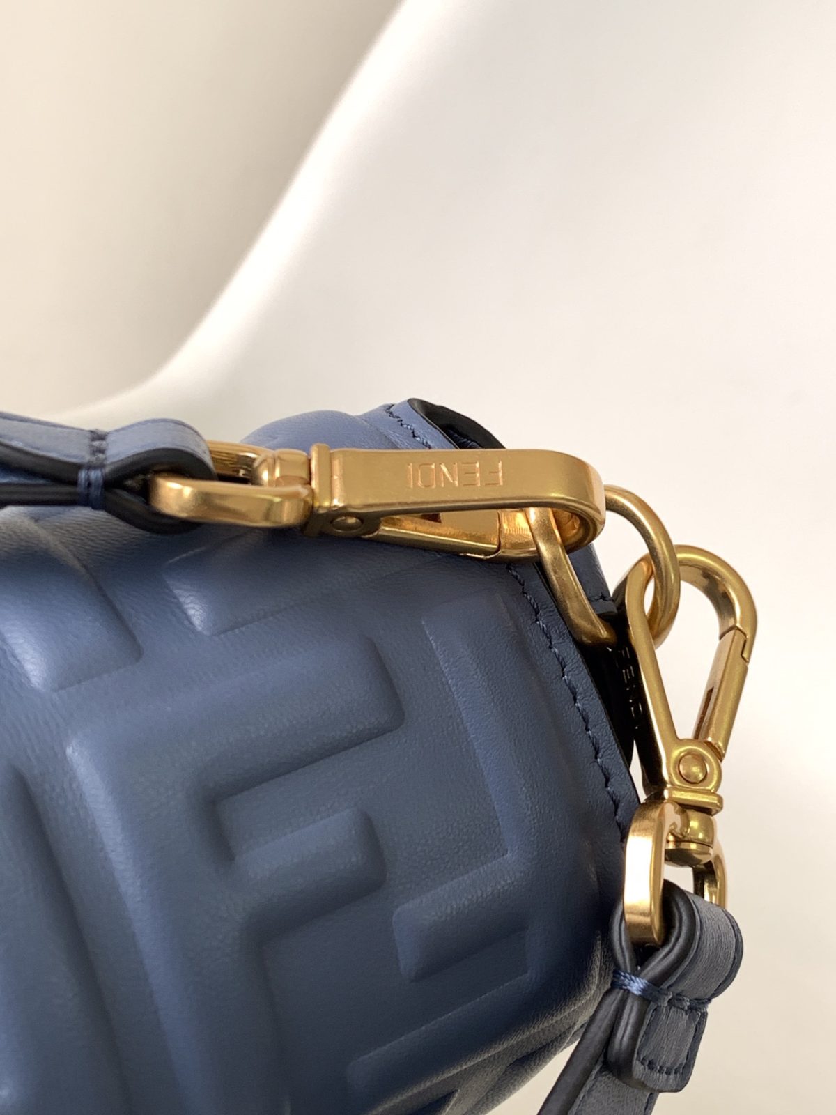 Fendi Baguette Medium Bag - Image 5