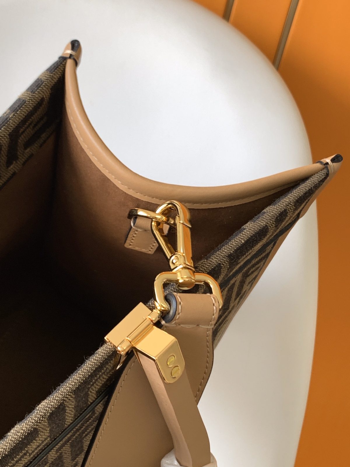 Fendi Sunshine Medium Shopping Bag - Image 8