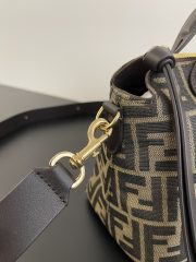 Fendi By The Way Soft Medium Bag - Image 6