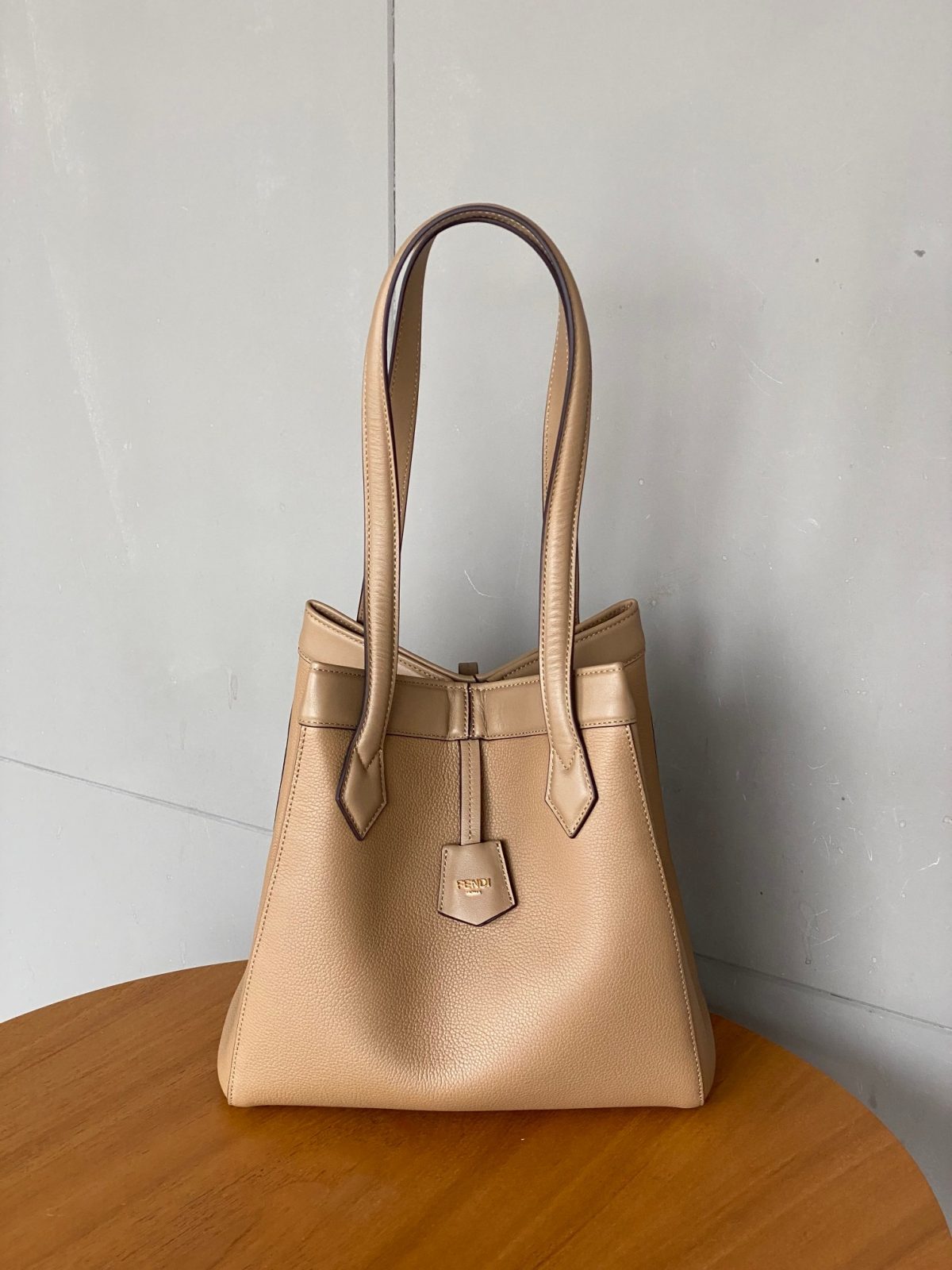 Fendi Origami Medium Shoulder Bag - Image 3