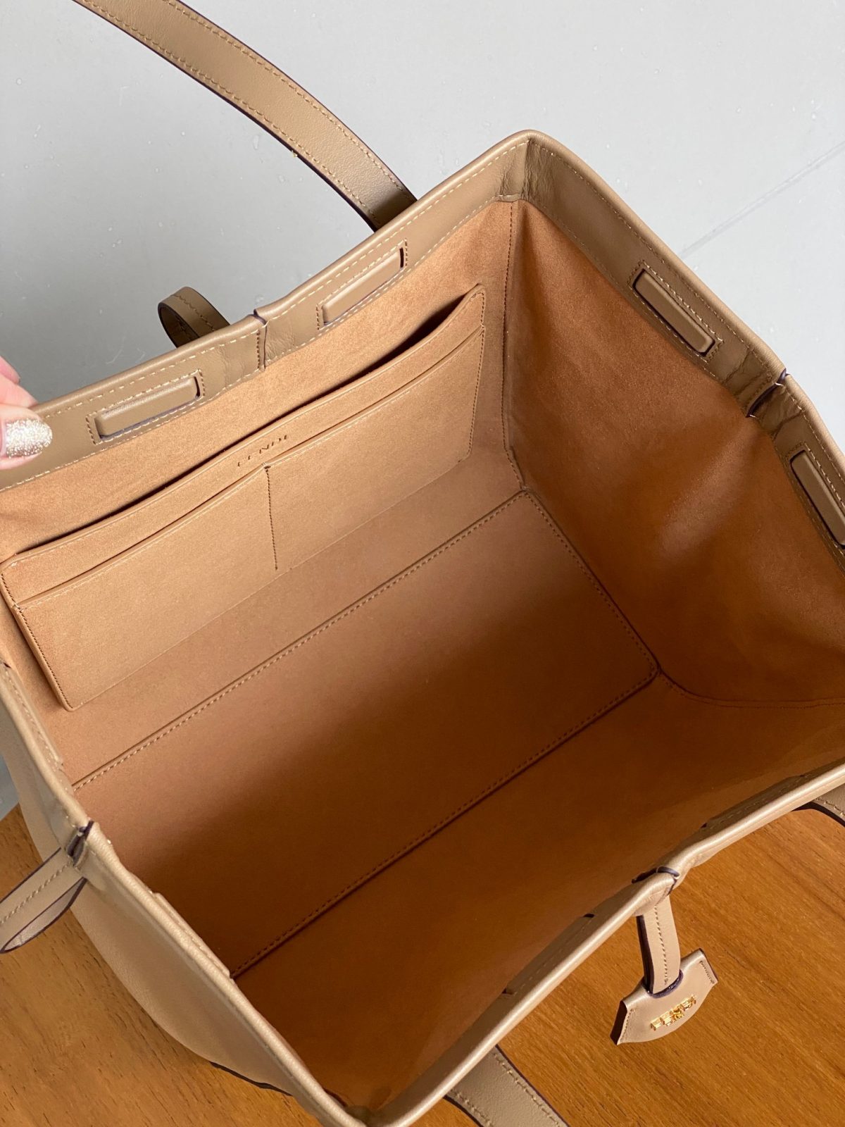 Fendi Origami Medium Shoulder Bag - Image 9