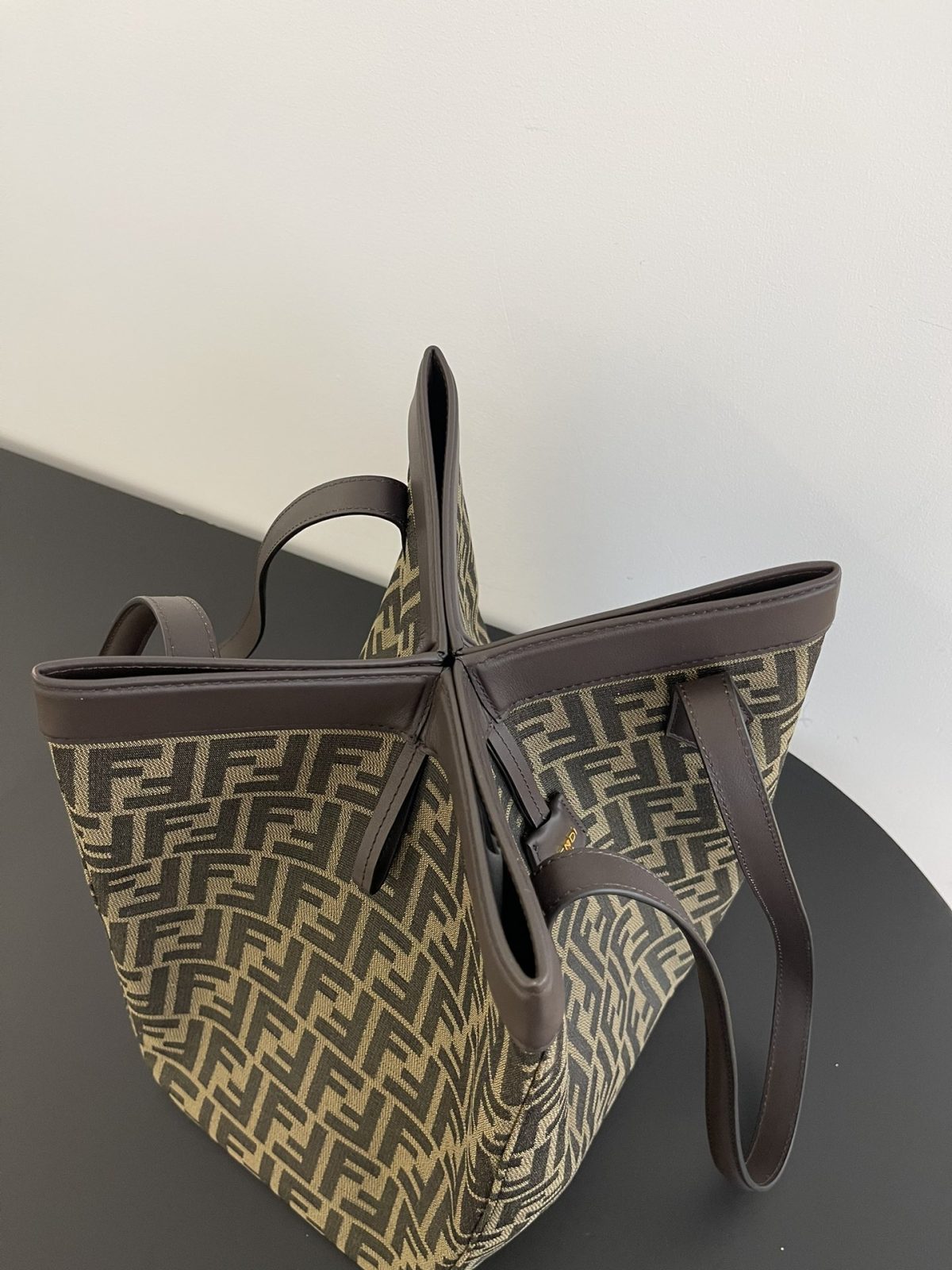 Fendi Origami Large Shoulder Bag - Image 4