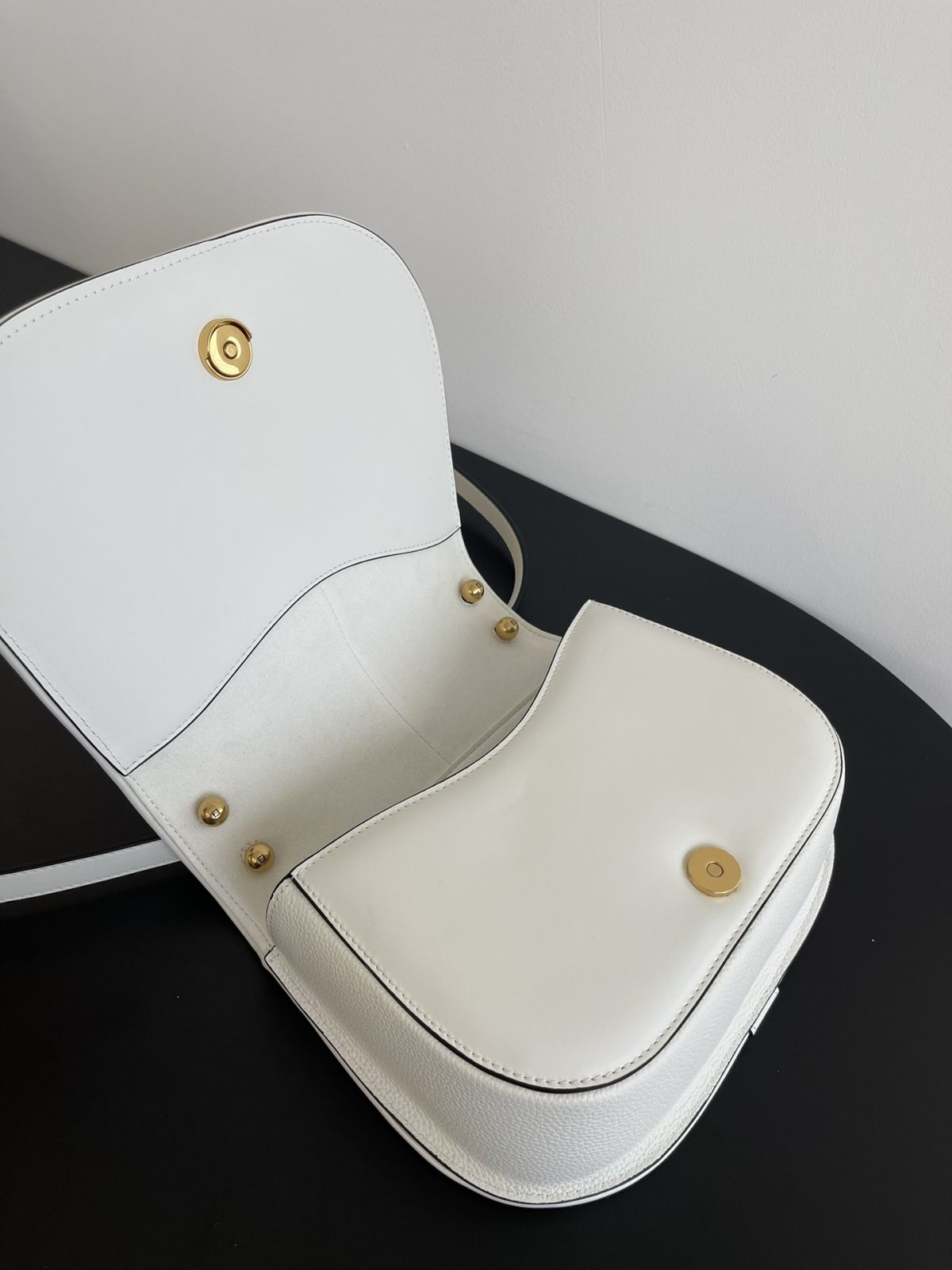 Fendi C'mon Medium Bag - Image 7