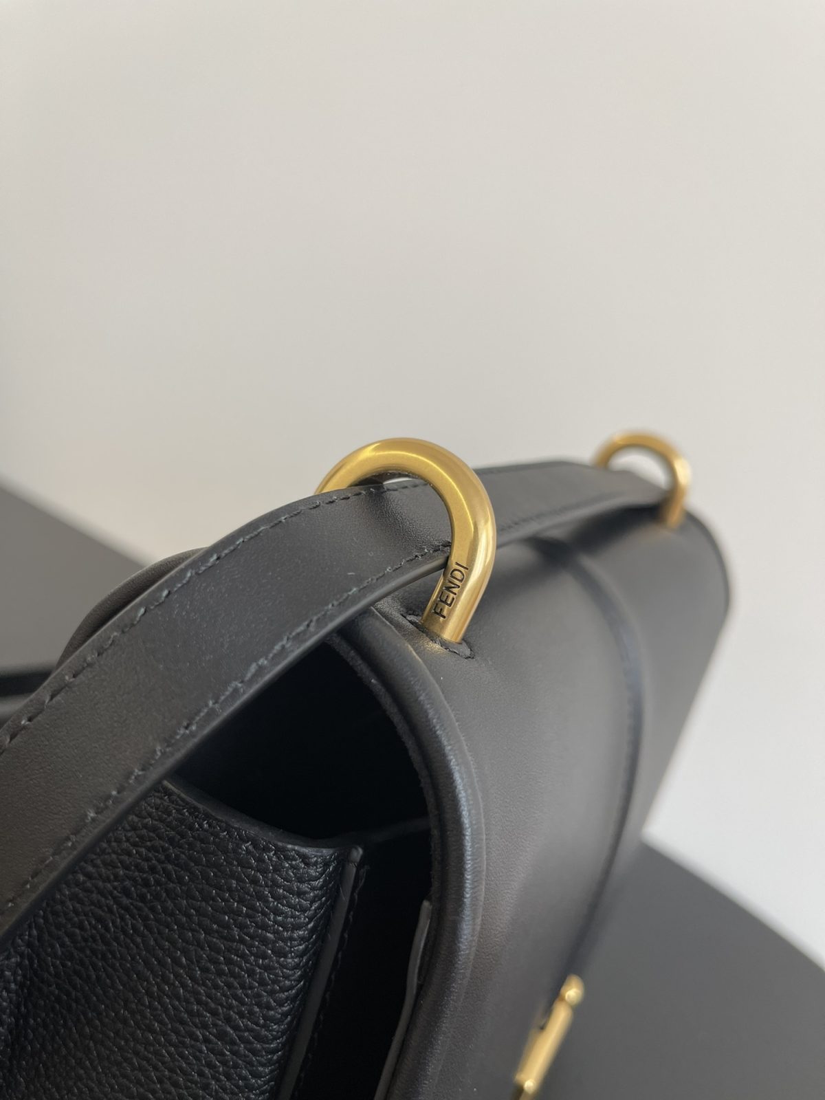 Fendi C'mon Medium Bag - Image 6