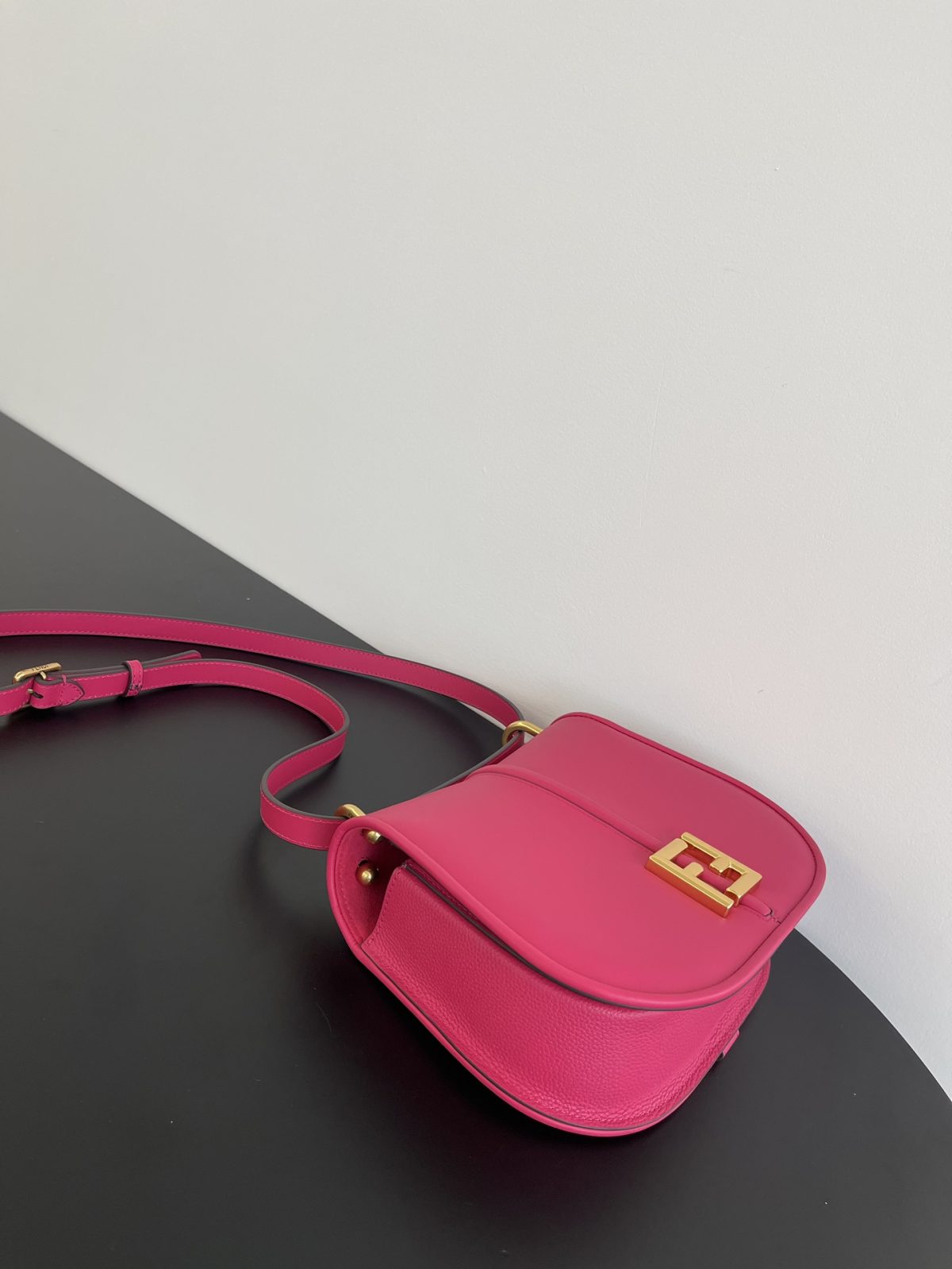 Fendi C'mon Medium Bag - Image 6