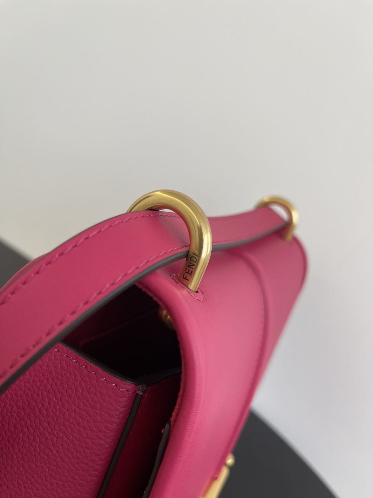 Fendi C'mon Medium Bag - Image 4