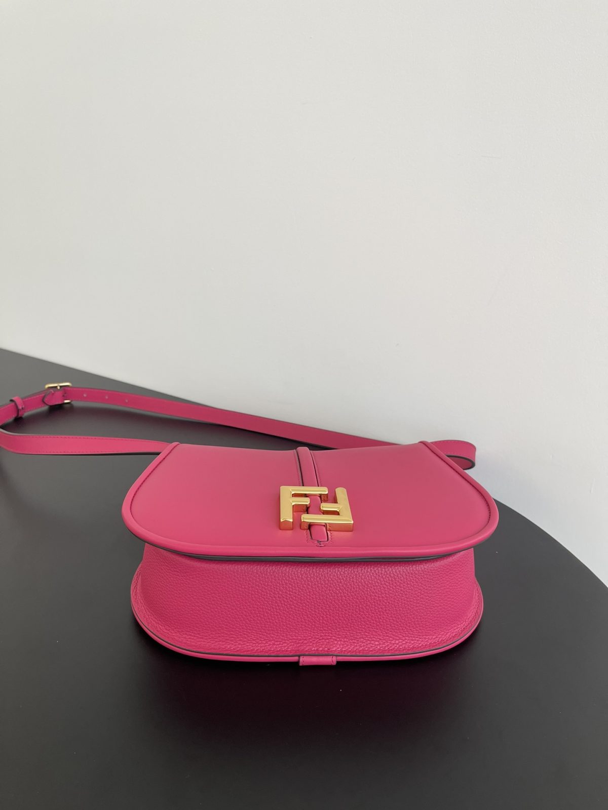Fendi C'mon Medium Bag - Image 3