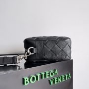 Bottega Veneta Camera Bag - Image 3