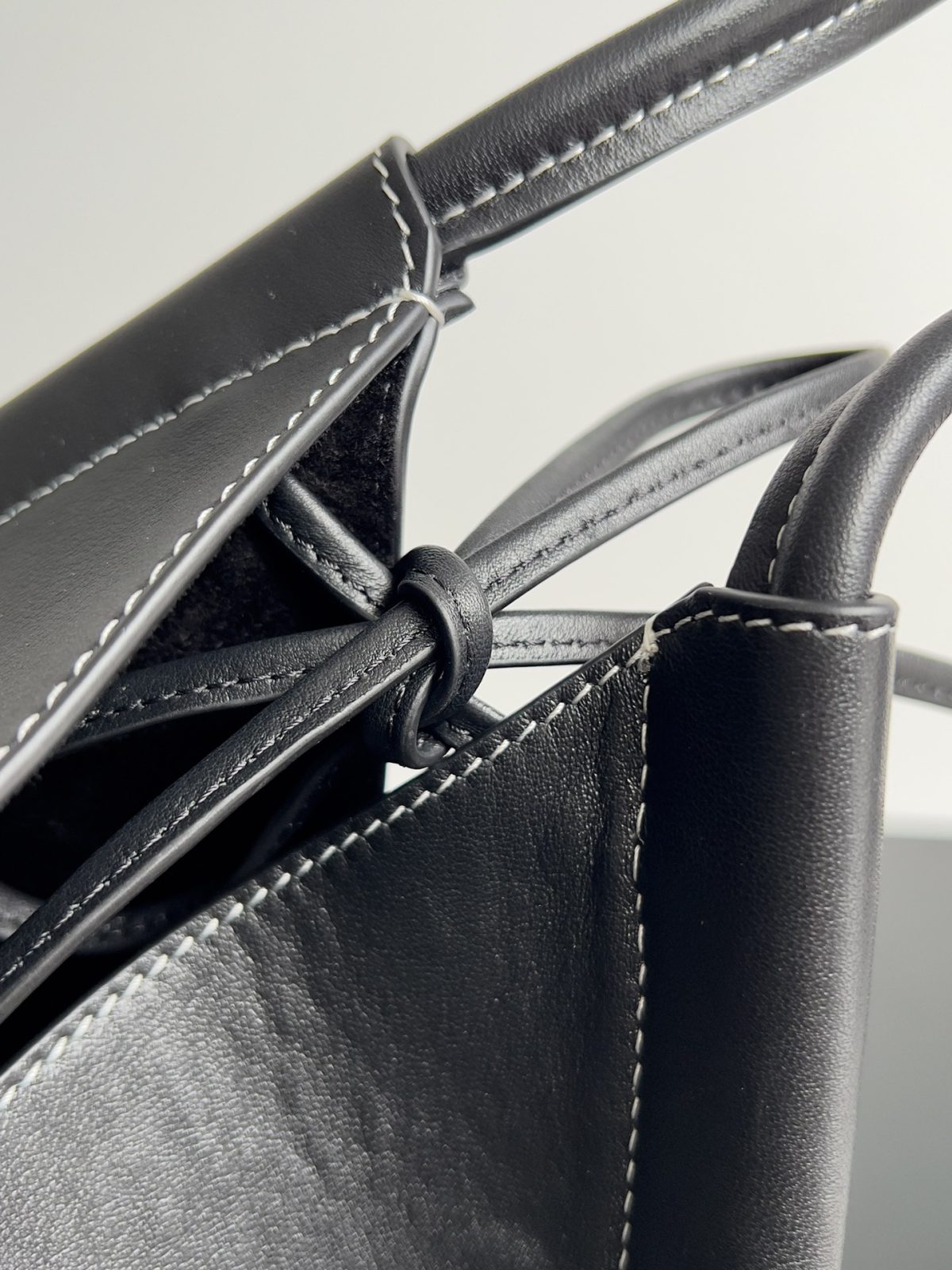 Bottega Veneta Large Solstice Bag - Image 4