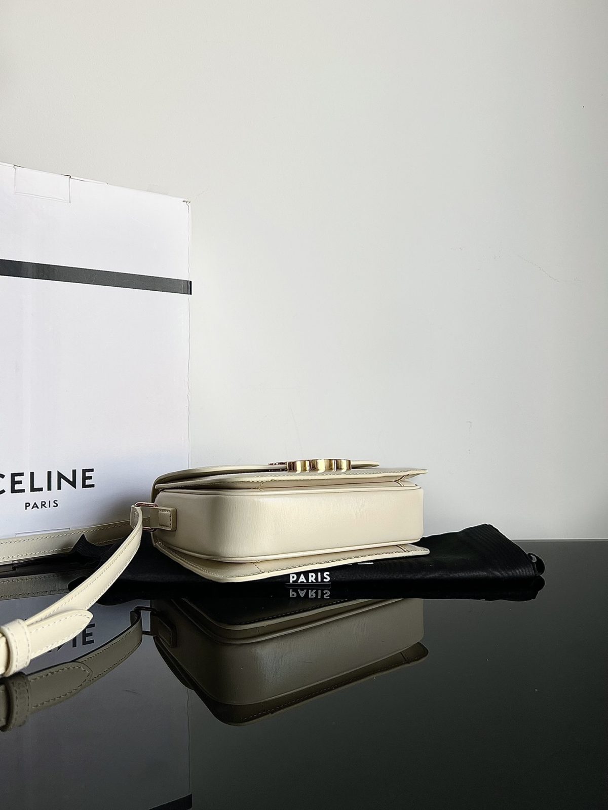 Celine Teen Triomphe Small Bag In Shiny Calfskin - Image 3
