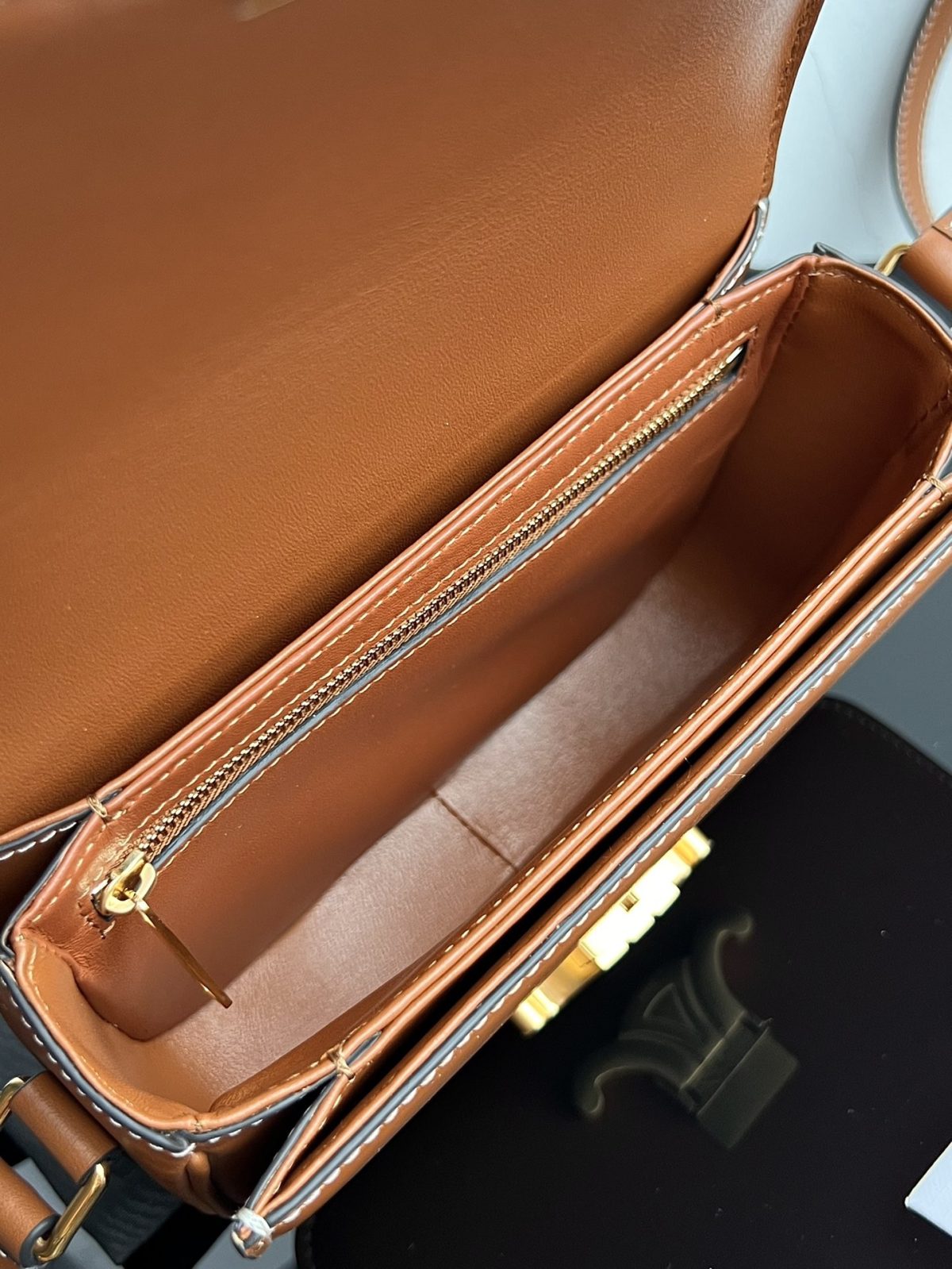 Celine Teen Triomphe Small Bag In Shiny Calfskin - Image 9