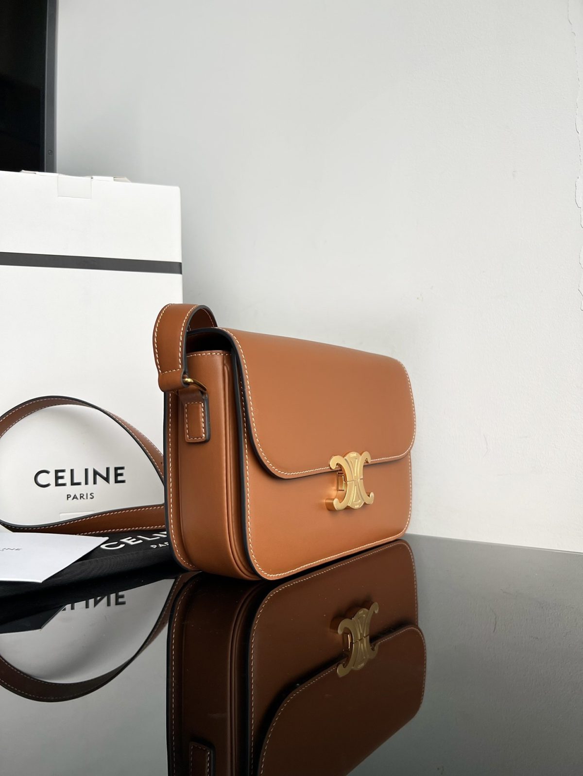 Celine Teen Triomphe Medium Bag In Shiny Calfskin - Image 3