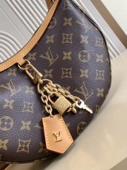 LV Looping Hobo Bag - Image 6
