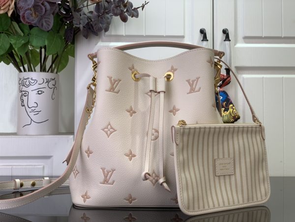 LV 𝐍É𝐎𝐍𝐎É Bucket Bag