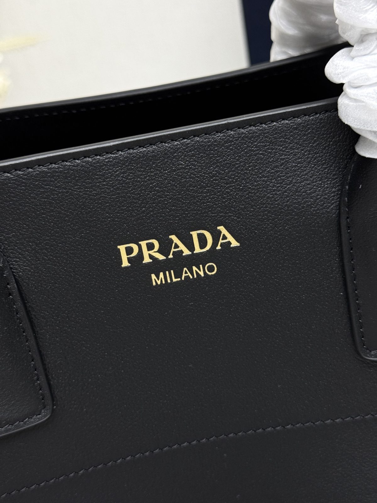Prada Medium leather tote bag - Image 6