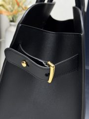 Prada Medium leather tote bag - Image 7