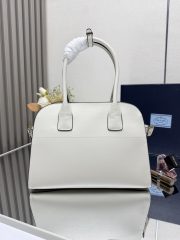 Prada Medium leather tote bag - Image 3
