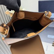 Prada Medium leather bag - Image 9