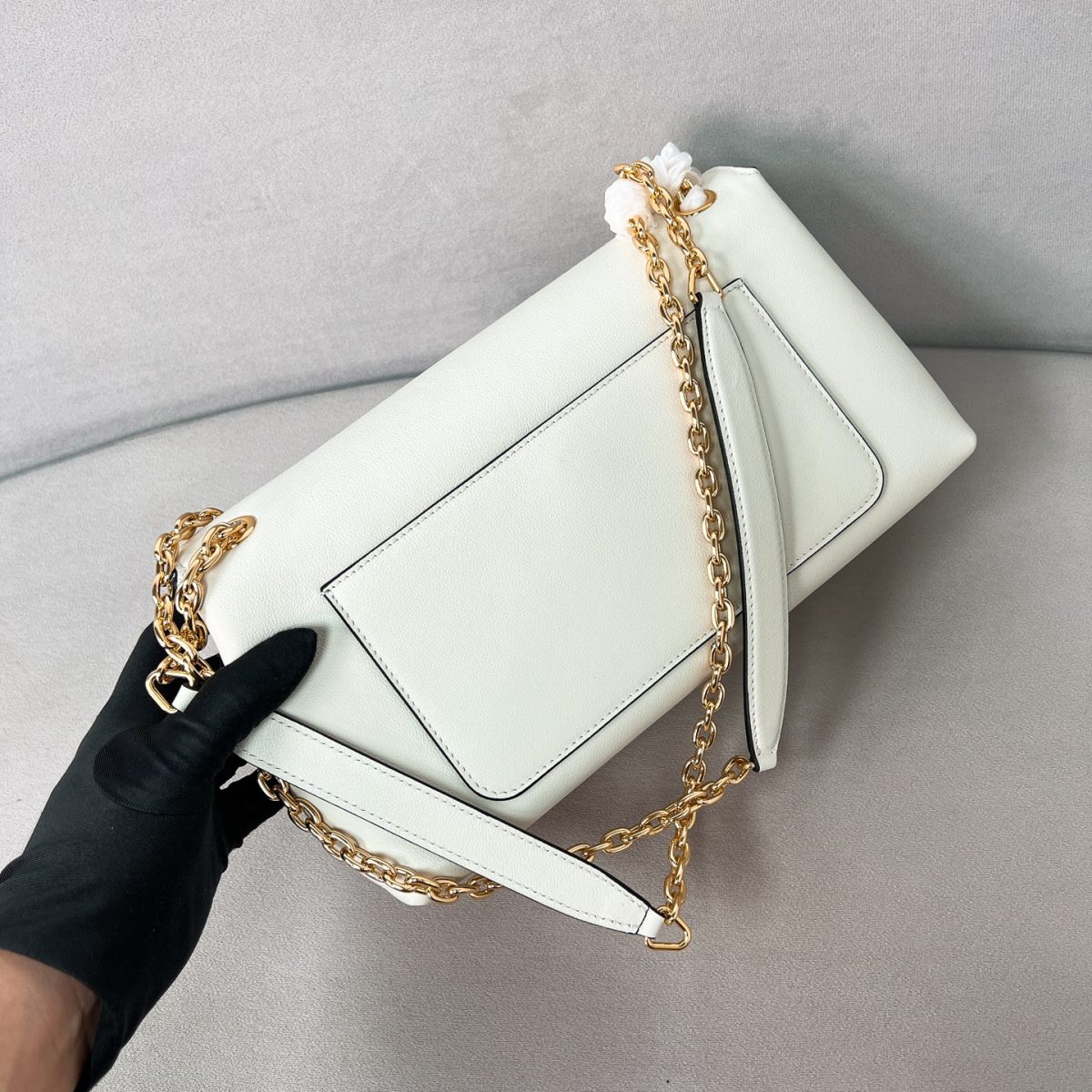 Prada Doux medium leather shoulder bag - Image 3