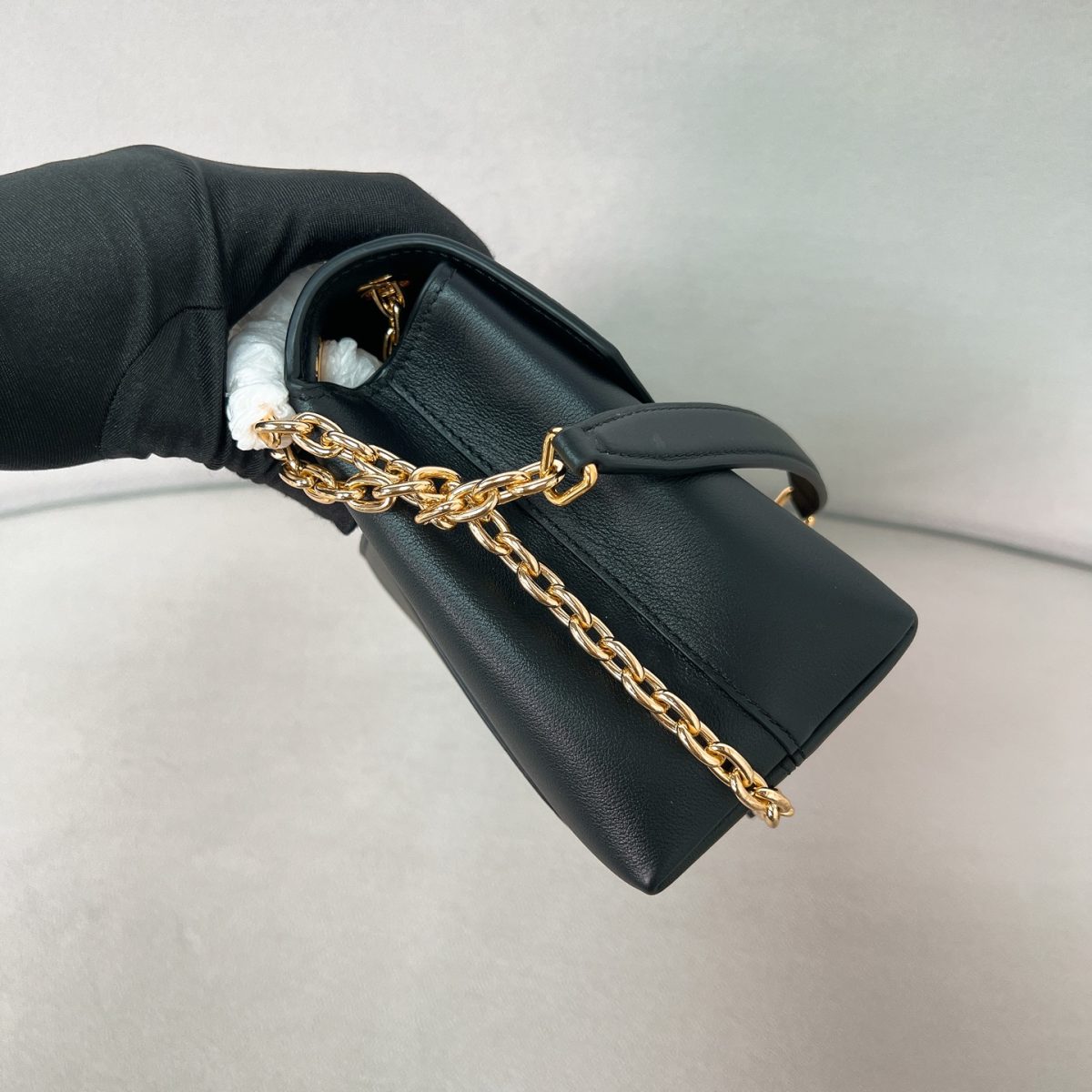 Prada Doux medium leather shoulder bag - Image 5