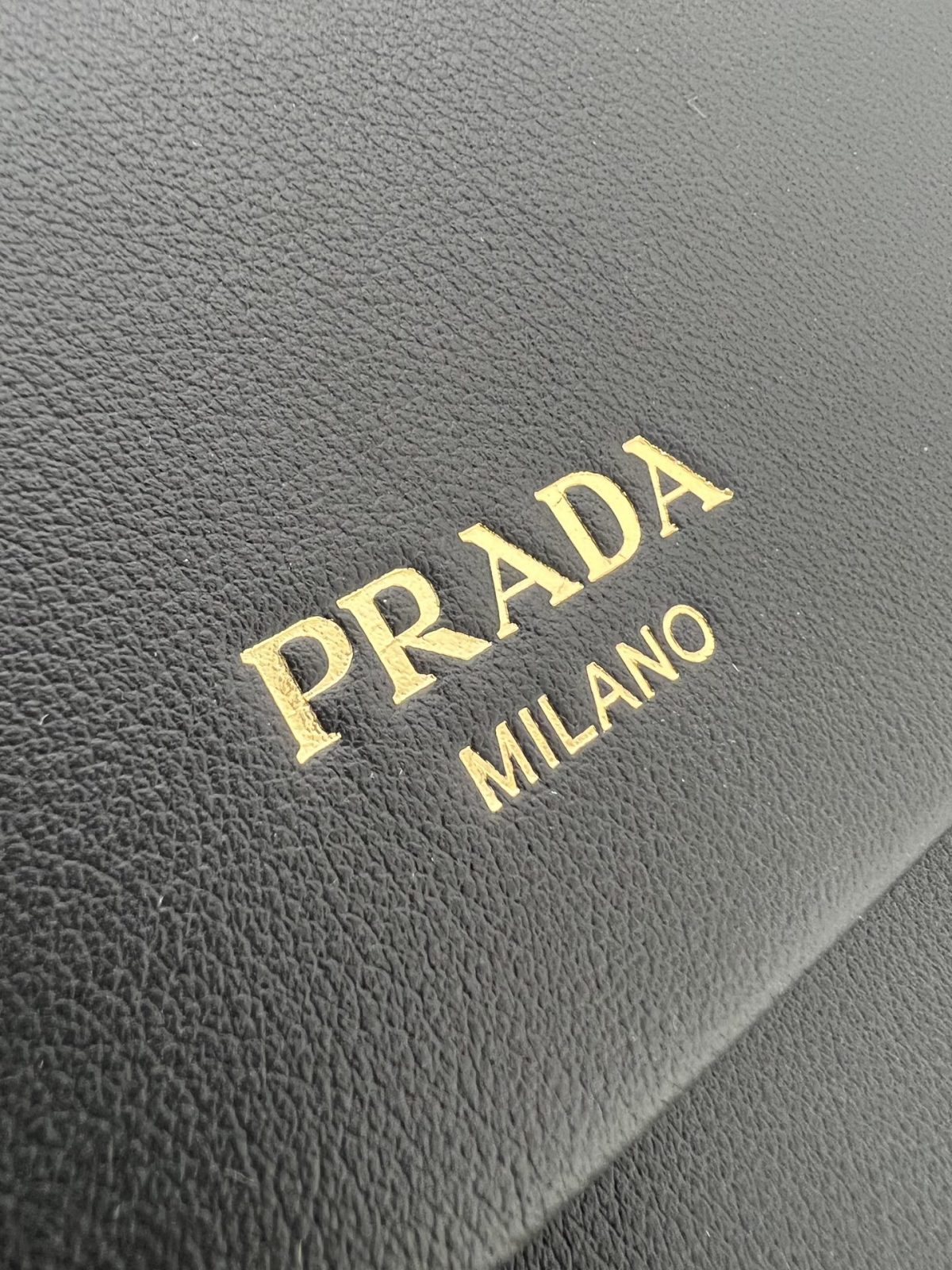Prada Doux medium leather shoulder bag - Image 6