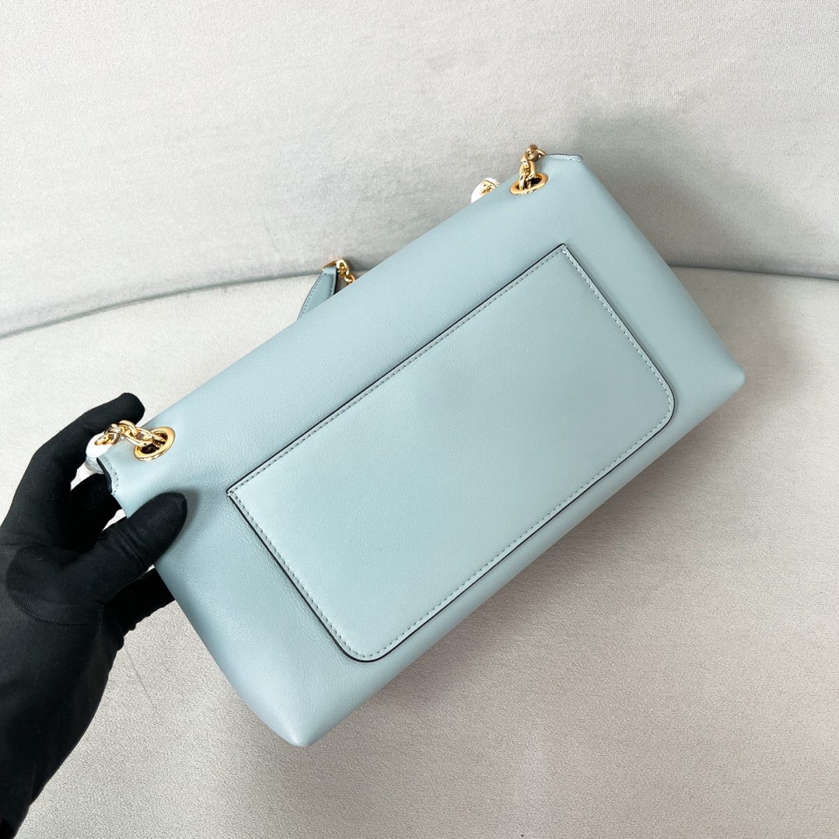 Prada Doux medium leather shoulder bag - Image 4