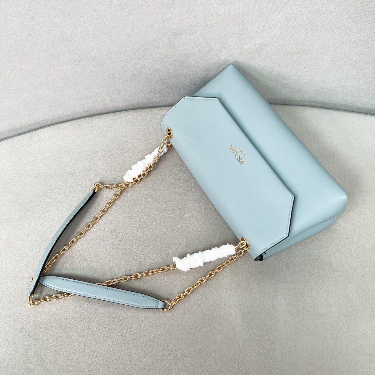 Prada Doux medium leather shoulder bag - Image 5
