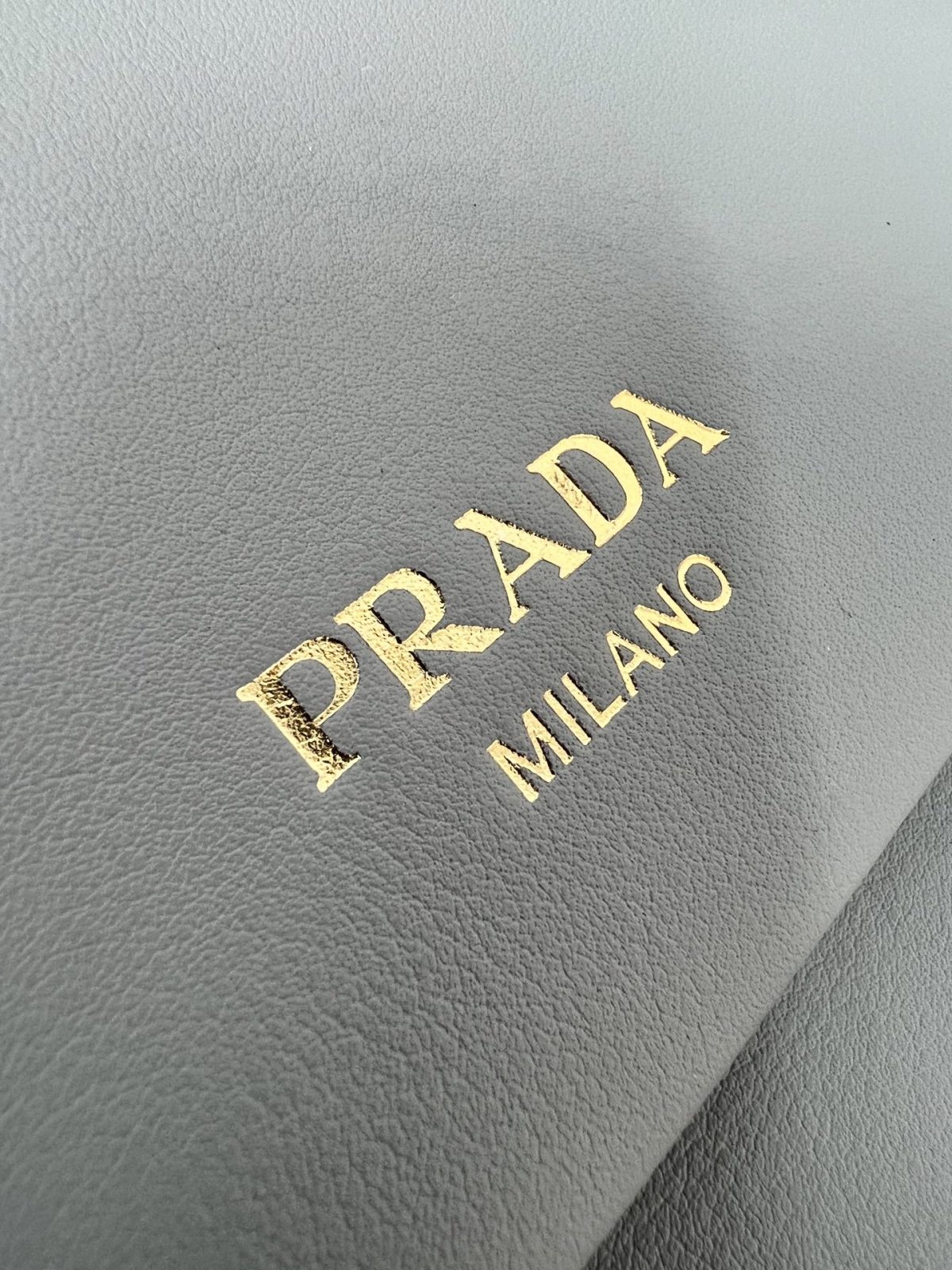 Prada Doux medium leather shoulder bag - Image 9
