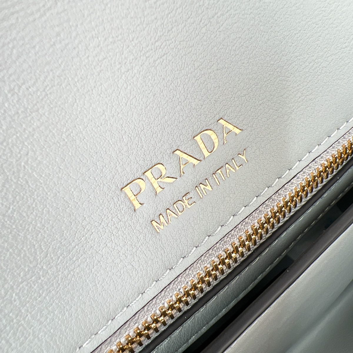 Prada Doux medium leather shoulder bag - Image 8