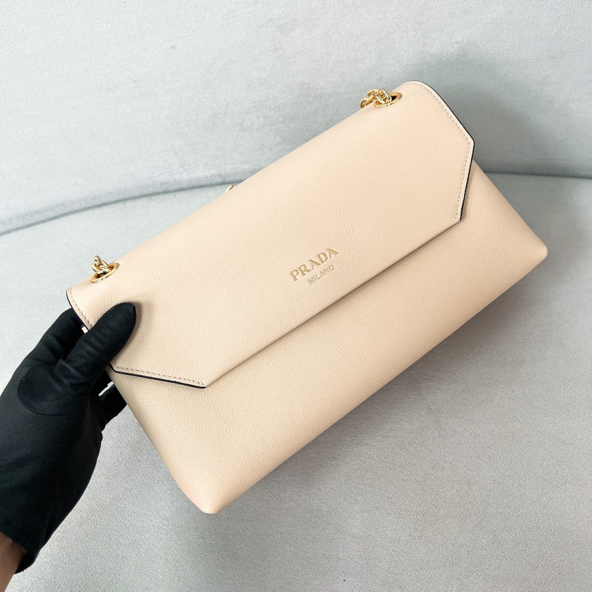 Prada Doux medium leather shoulder bag - Image 2