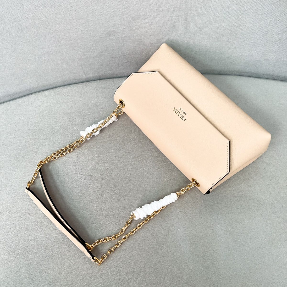 Prada Doux medium leather shoulder bag - Image 5