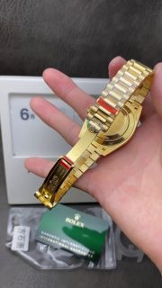 Best Swiss Super Clone Rolex Day-Date 228238 Replica – 40mm Gold & Black AAA+ - Image 7