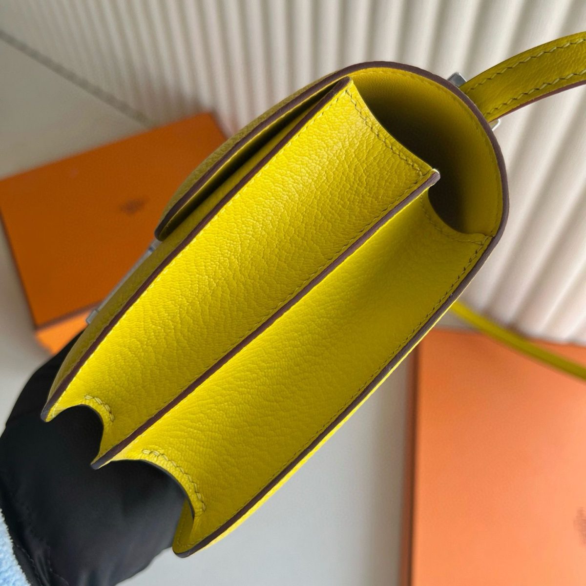 Hermes Constance 18 Handmade Bag in Jaune Naples Chevre Mysore Leather - Image 4