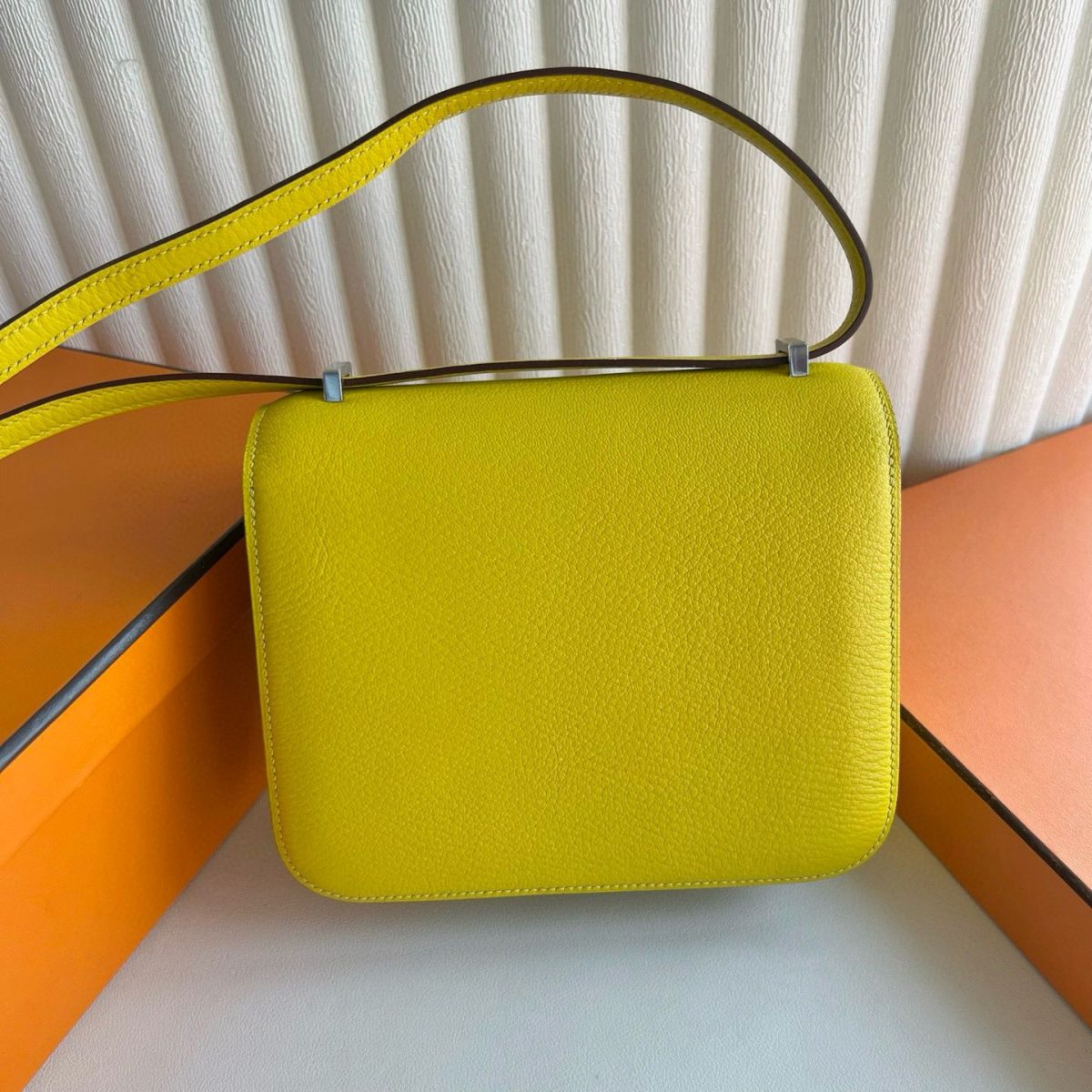 Hermes Constance 18 Handmade Bag in Jaune Naples Chevre Mysore Leather - Image 5
