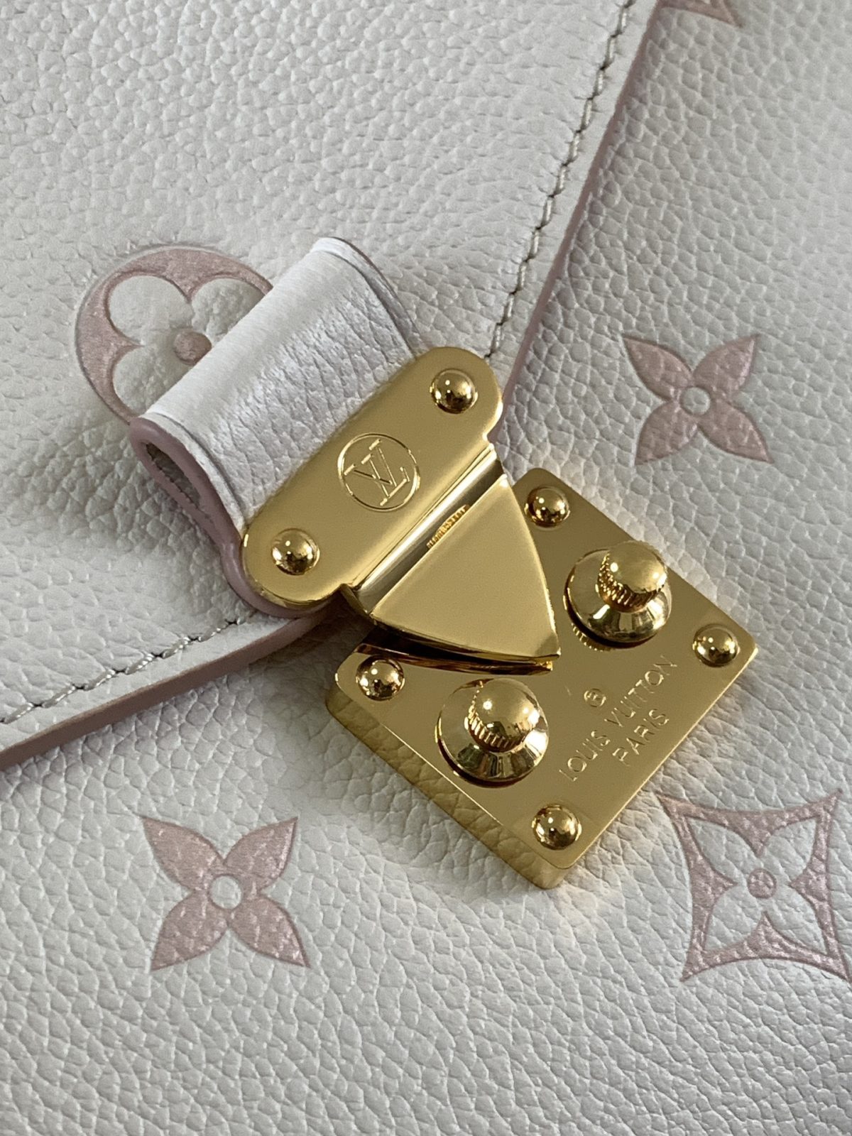 LV Pochette Metis Bag - Image 5