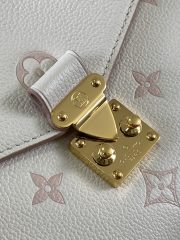 LV Pochette Metis Bag - Image 5