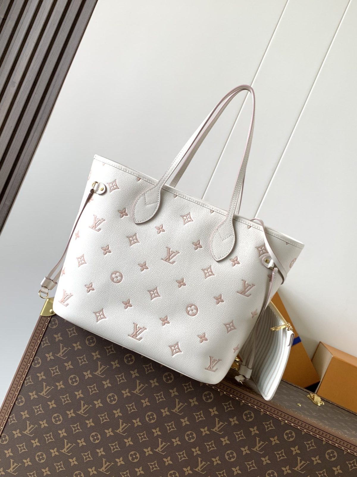 LV Neverfull MM - Image 2