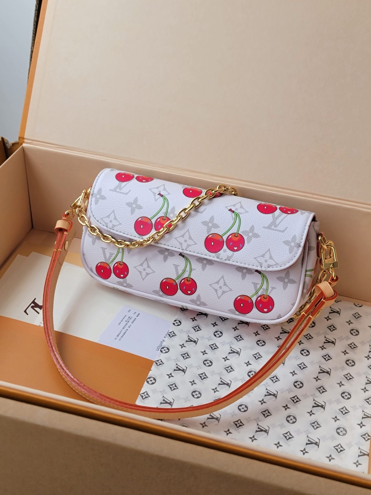 LV x TM Wallet On Chain Ivy - Image 1