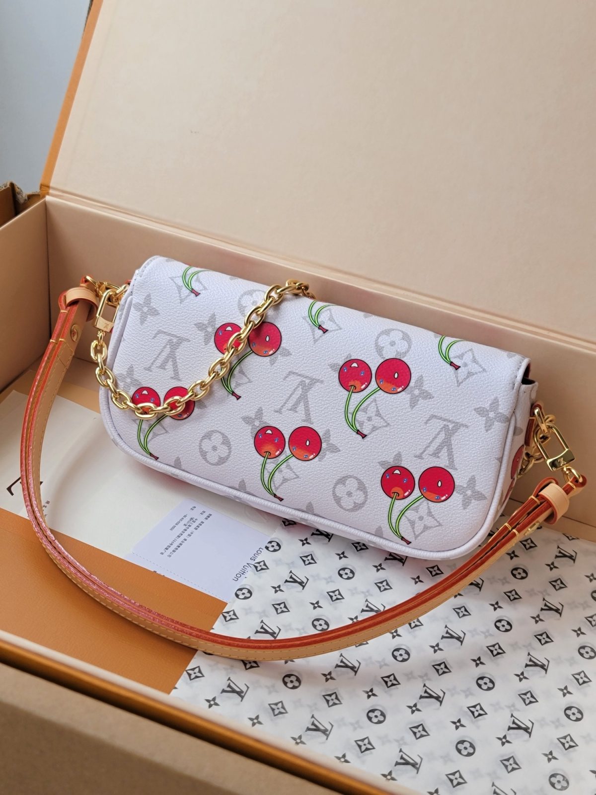LV x TM Wallet On Chain Ivy - Image 3