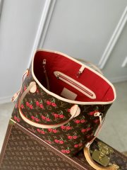LV x TM Neverfull MM - Image 5