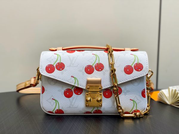 LV x TM Pochette Métis East West