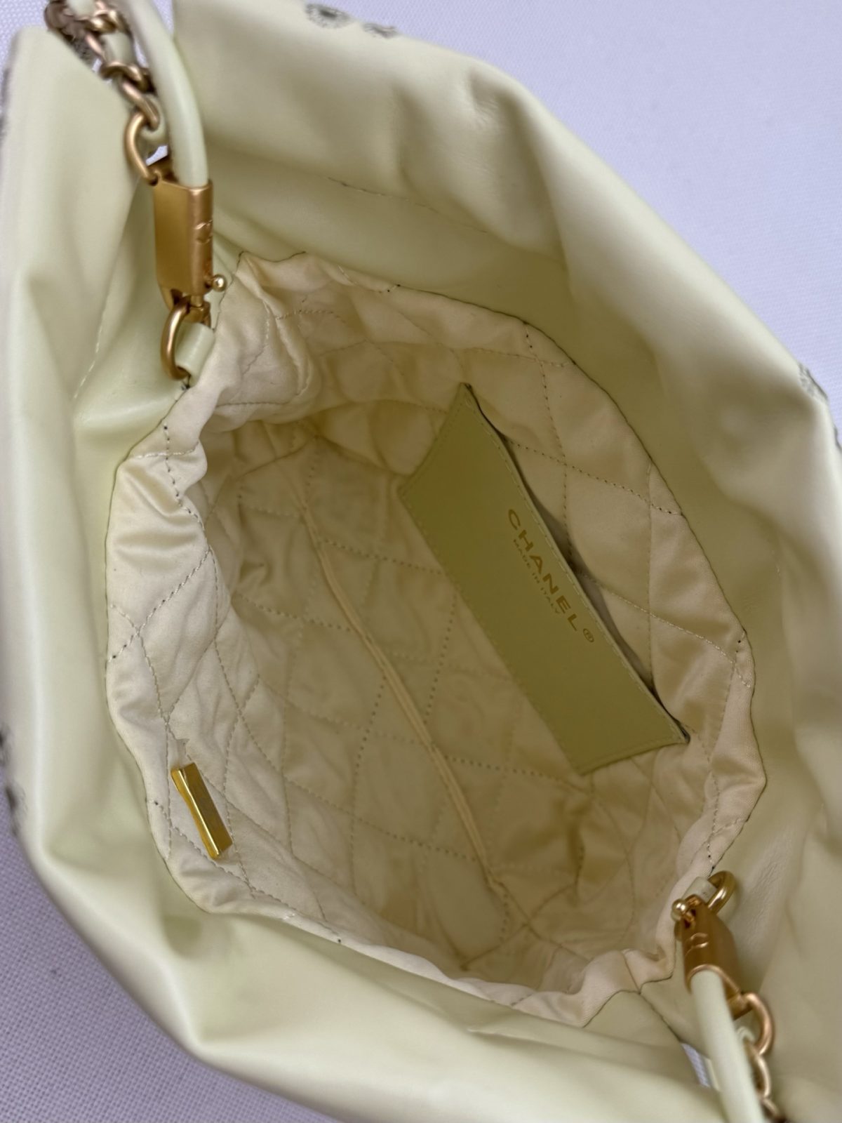 Chanel Mini 22bag - Image 6